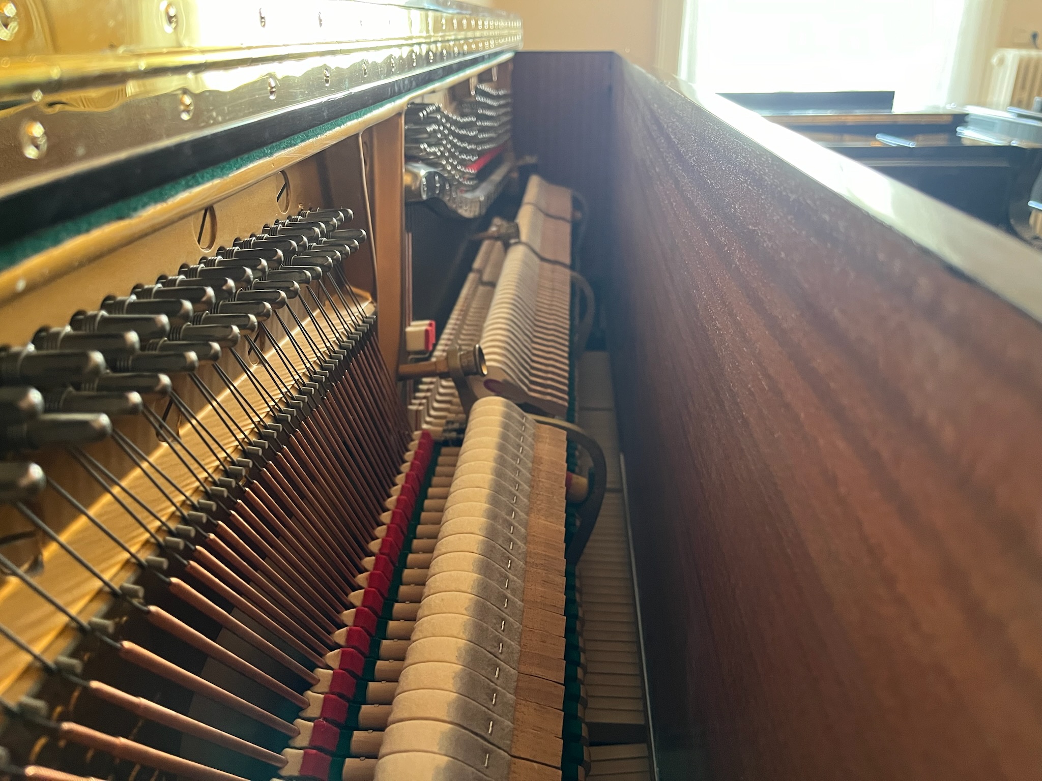 Steinway & Sons V 125