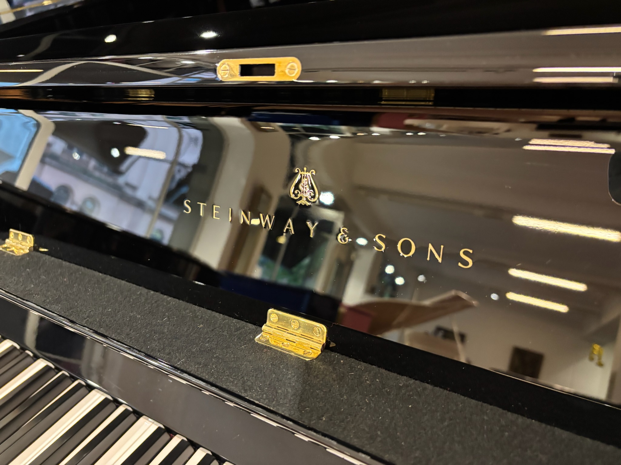 Steinway & Sons K-132 