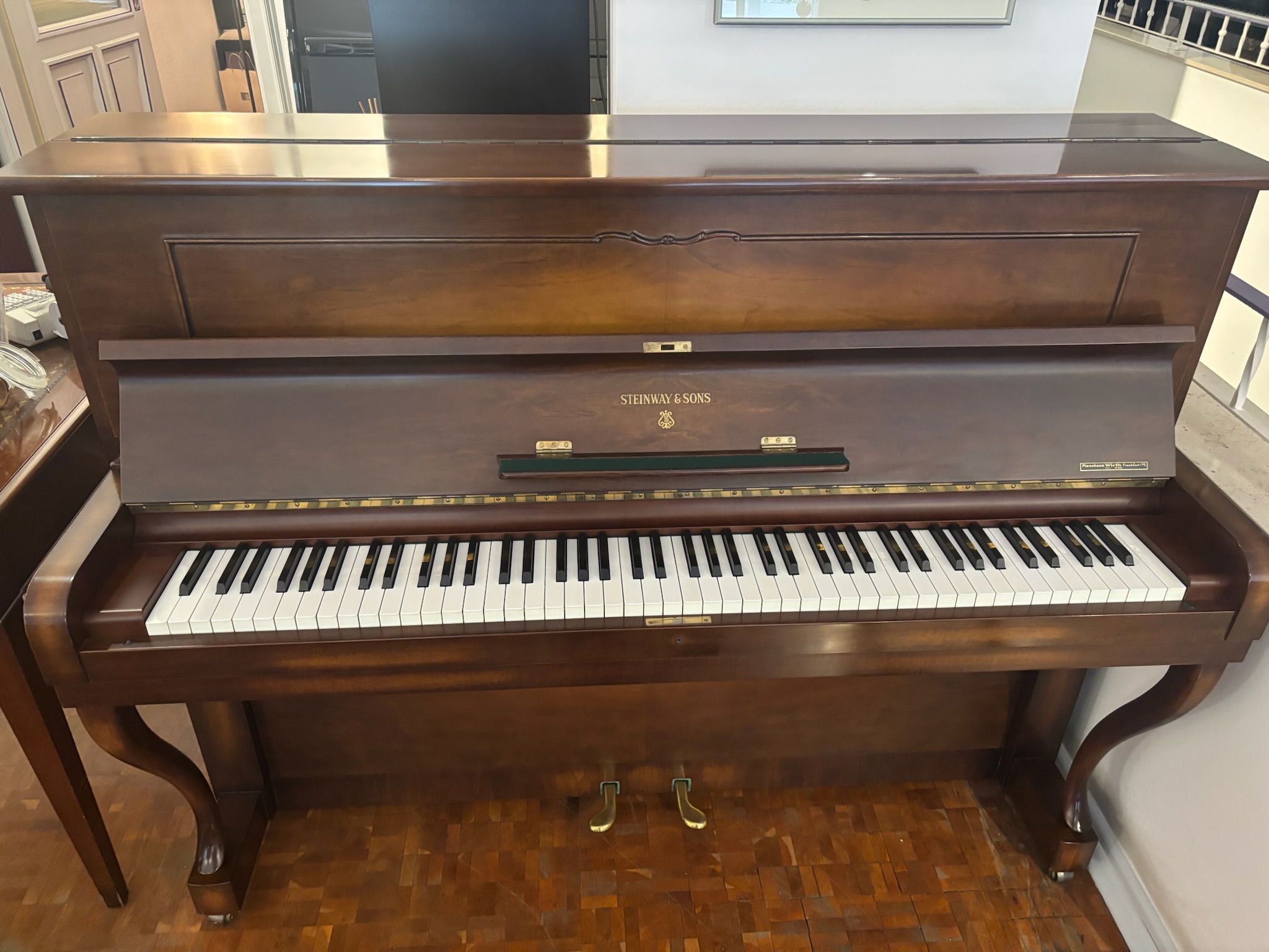 Steinway & Sons Z-114 Chippendale 