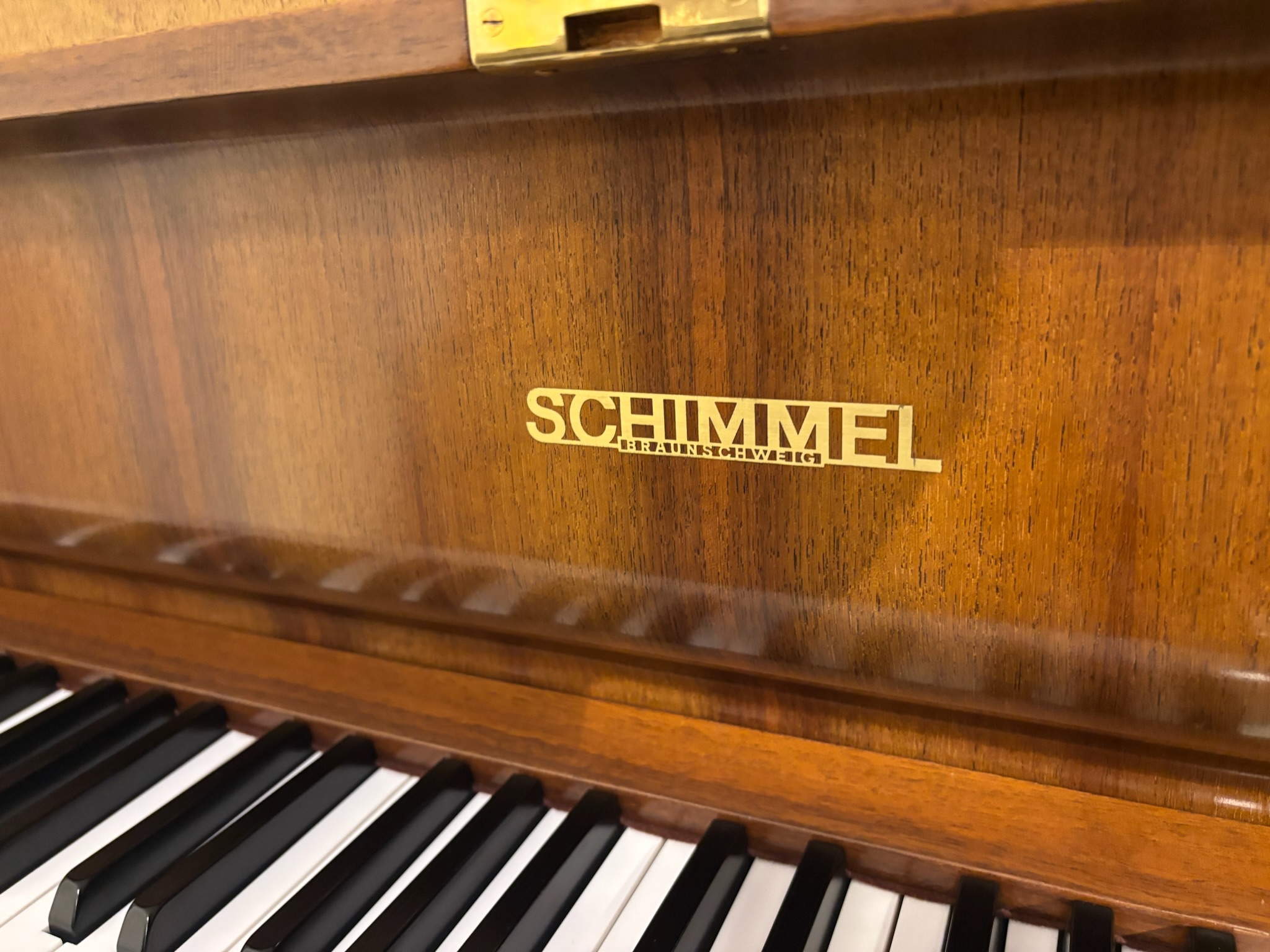 Schimmel 108 Tradition