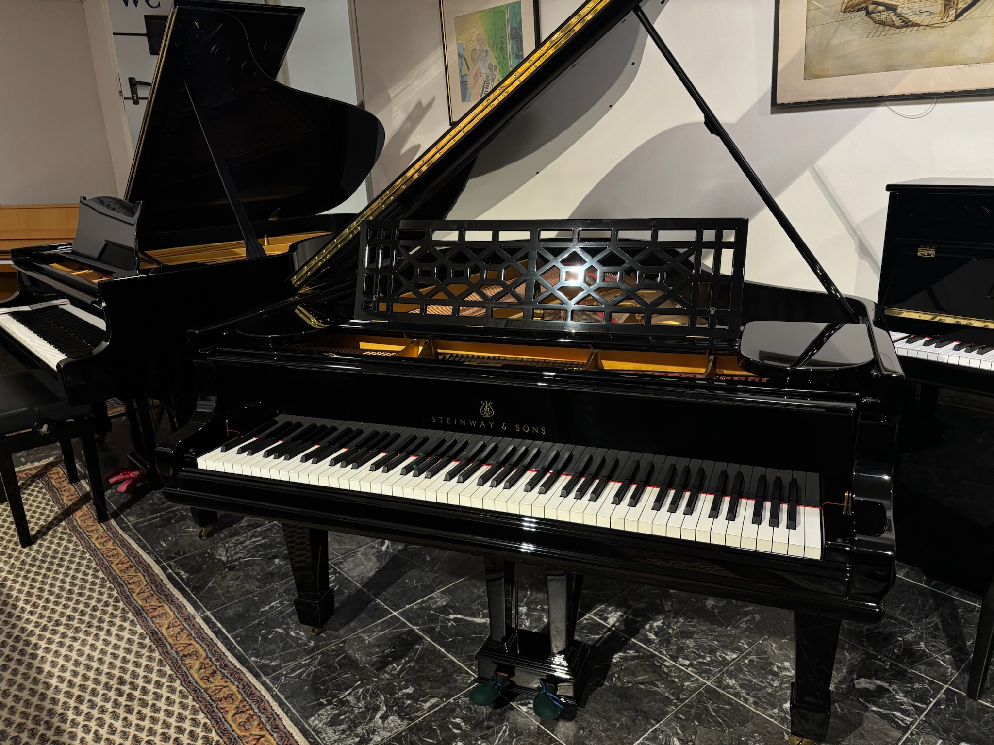 Steinway & Sons O-180