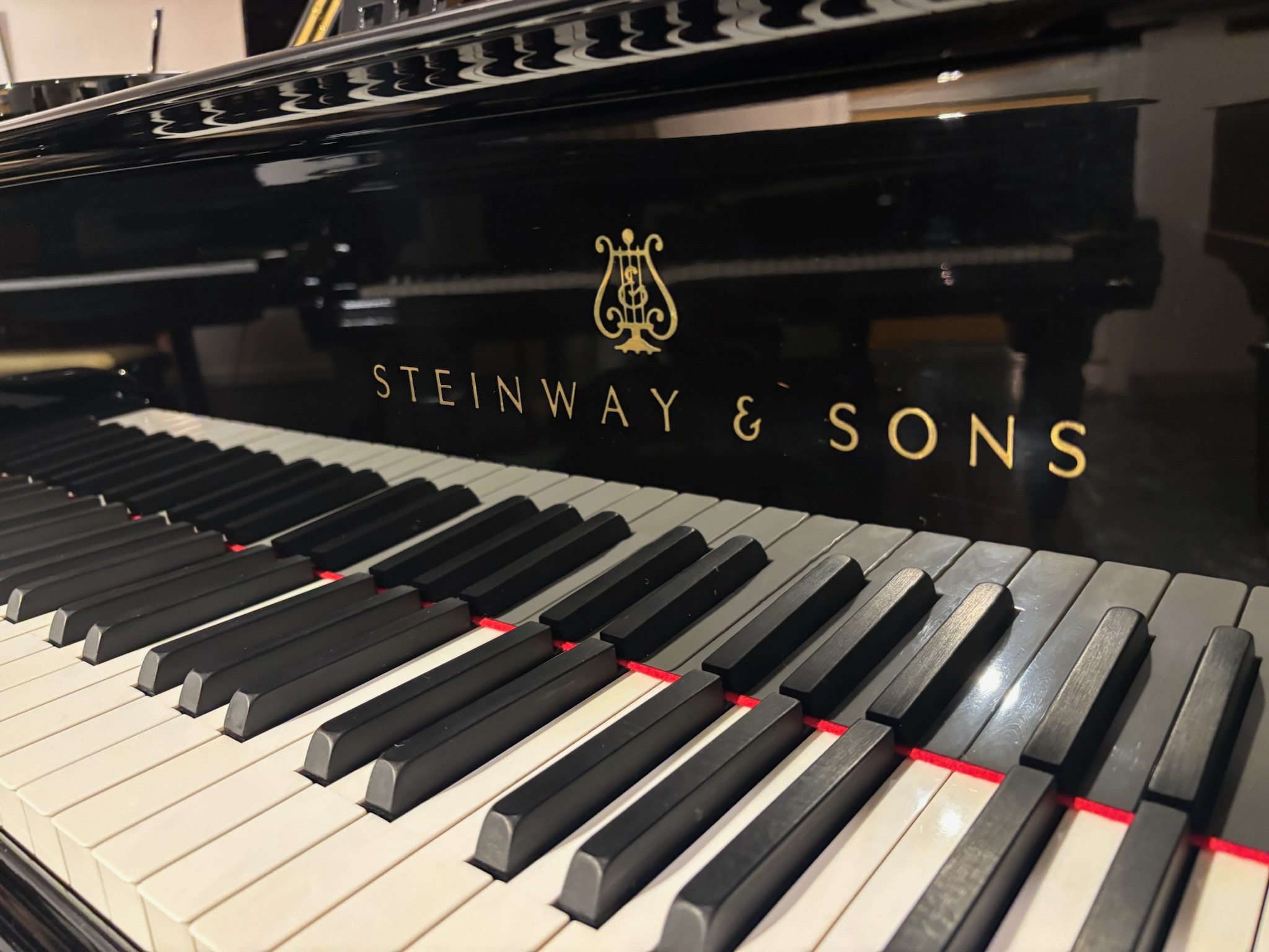 Steinway & Sons O-180