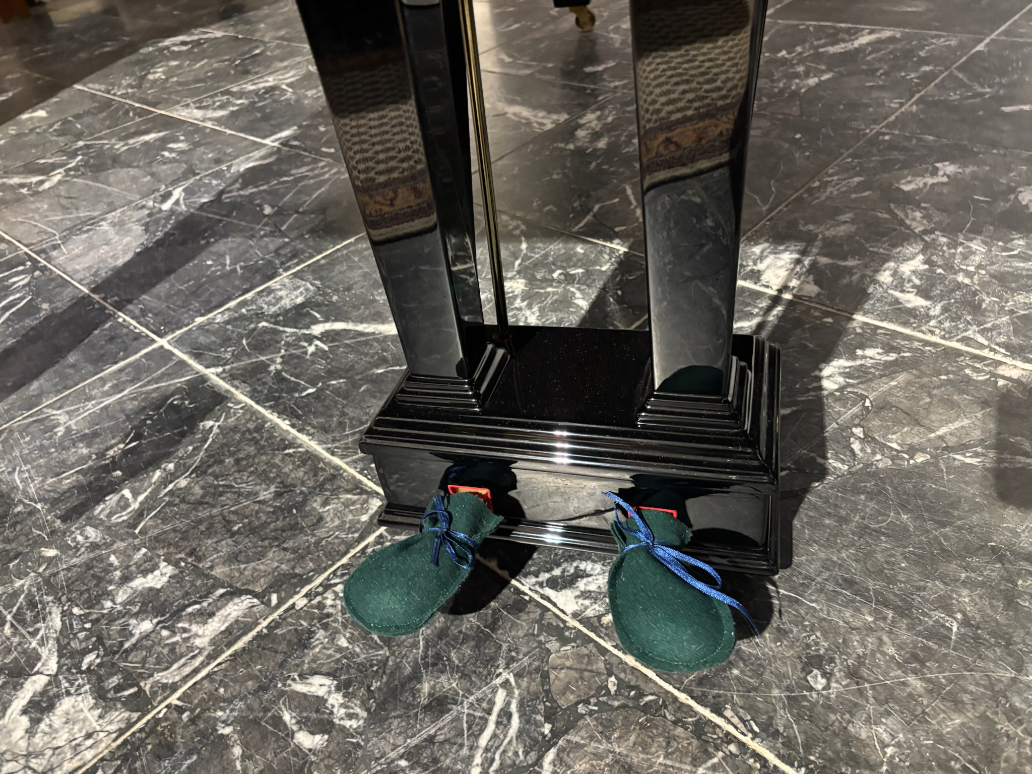 Steinway & Sons O-180