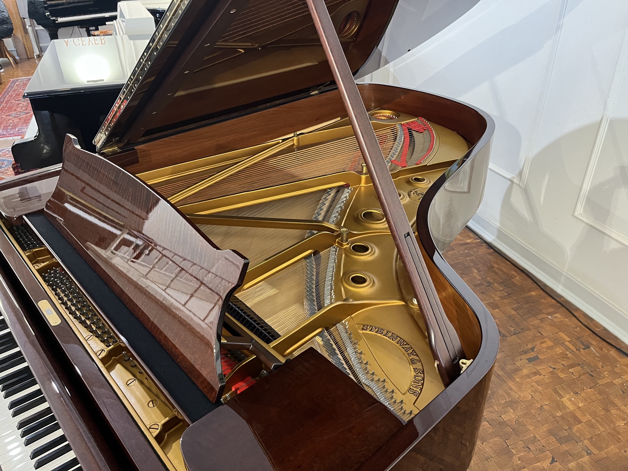 Steinway & Sons B-211