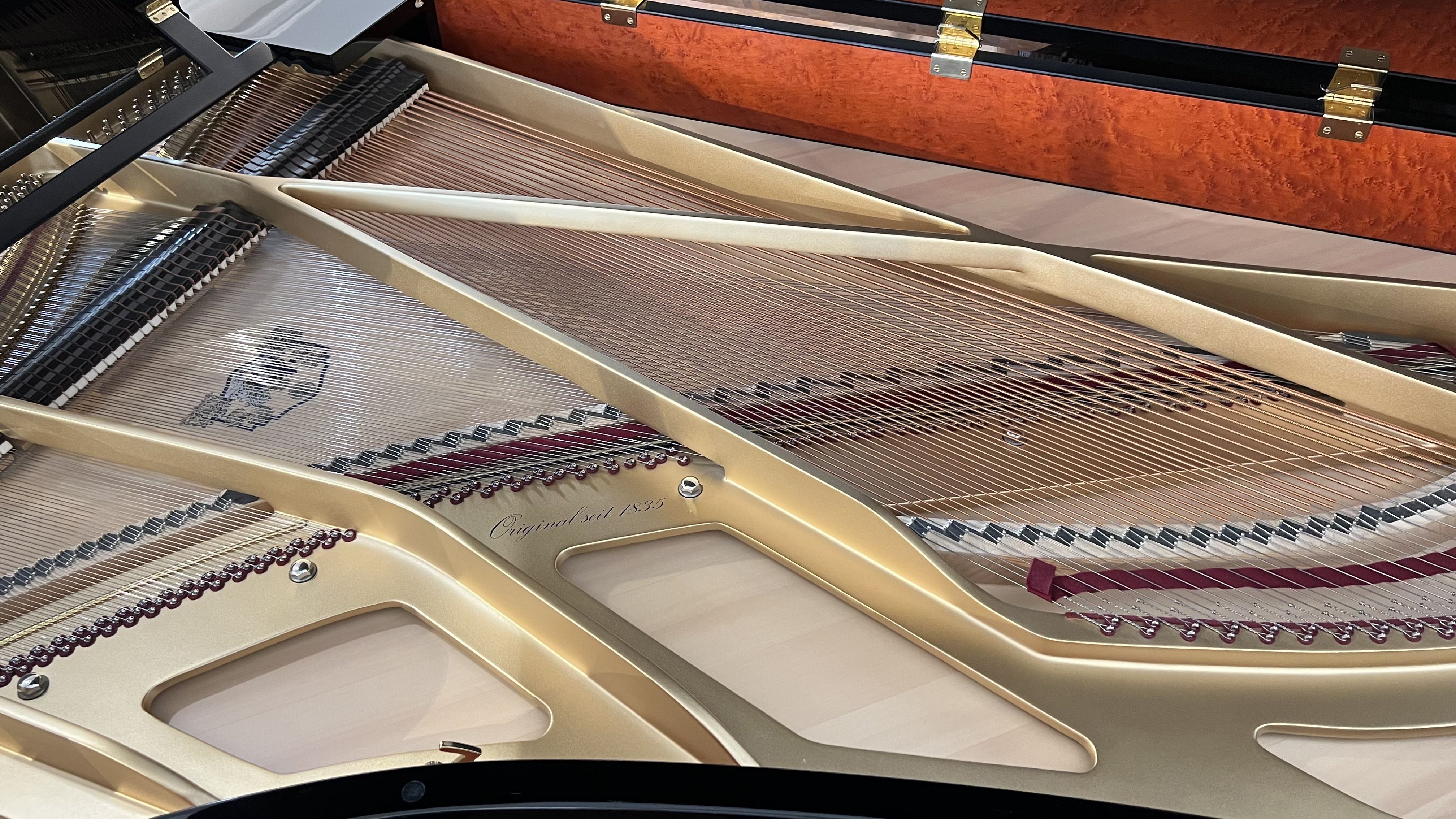 Grotrian-Steinweg GS-225